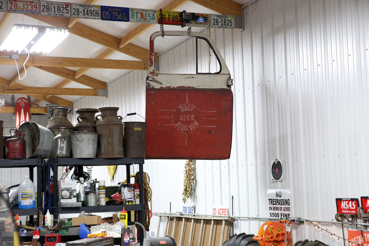 Henderson Holiday Outbuilding Tour (15).jpg